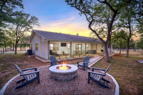 Baron's Bungalow with hot tub & pet friendly